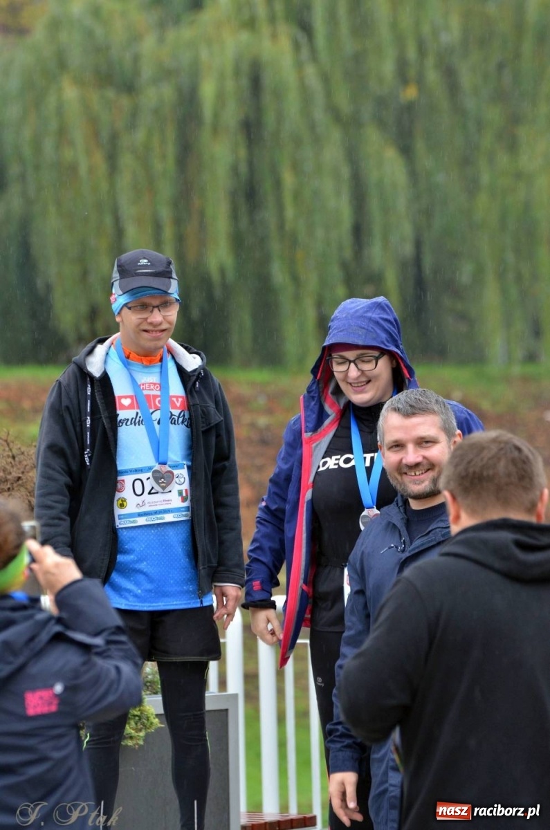 Zdjęcie w galerii na portalu naszraciborz.pl: Po zdrowie marsz! Tym razem w deszczu [FOTO] wiadomości z regionu