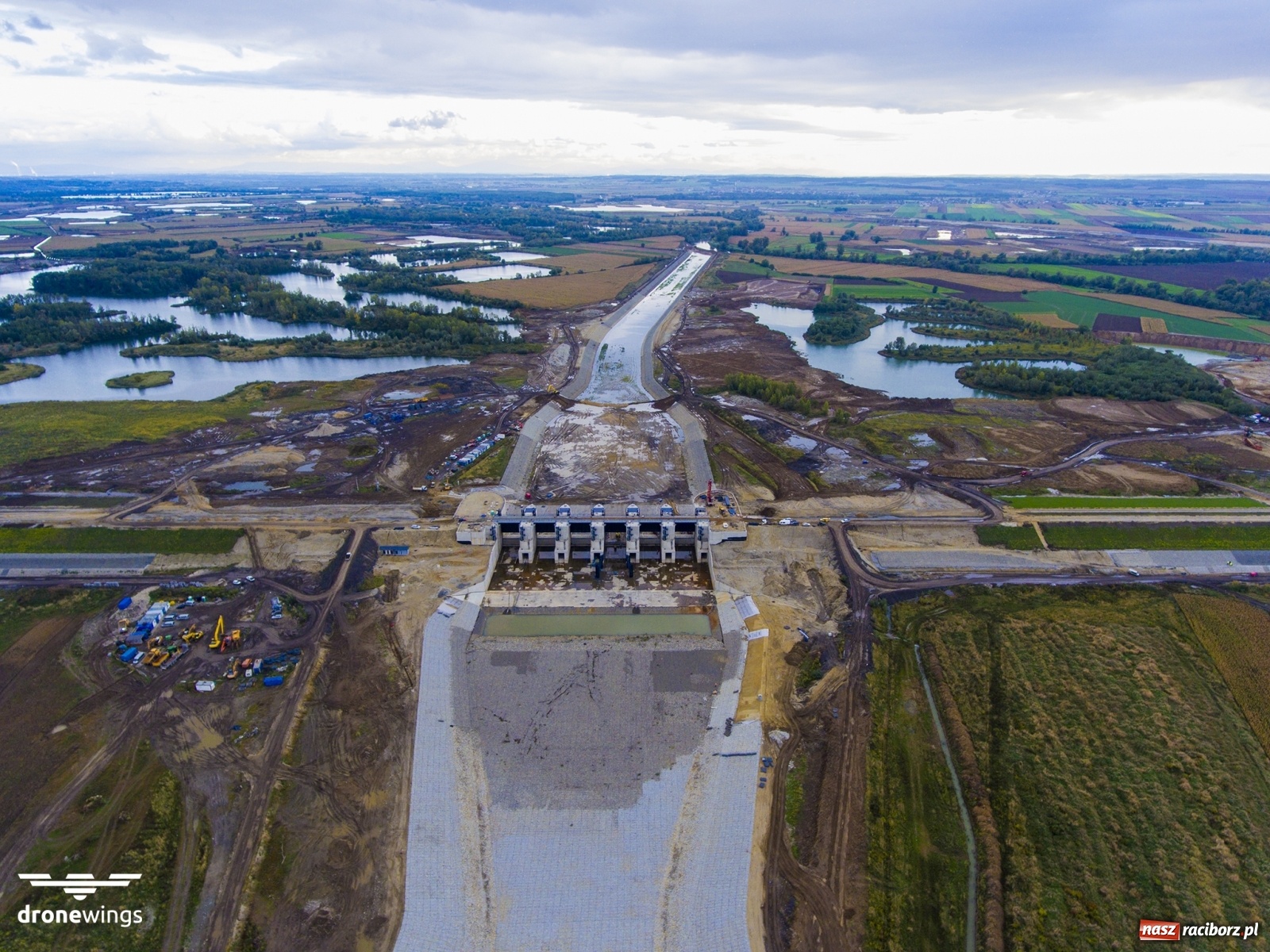 Zdjęcie w galerii na portalu naszraciborz.pl: Zbiornik Racibórz na ostatniej prostej. Minuta niepowtarzalnych ujęć. To trzeba zobaczyć!  wiadomości z regionu