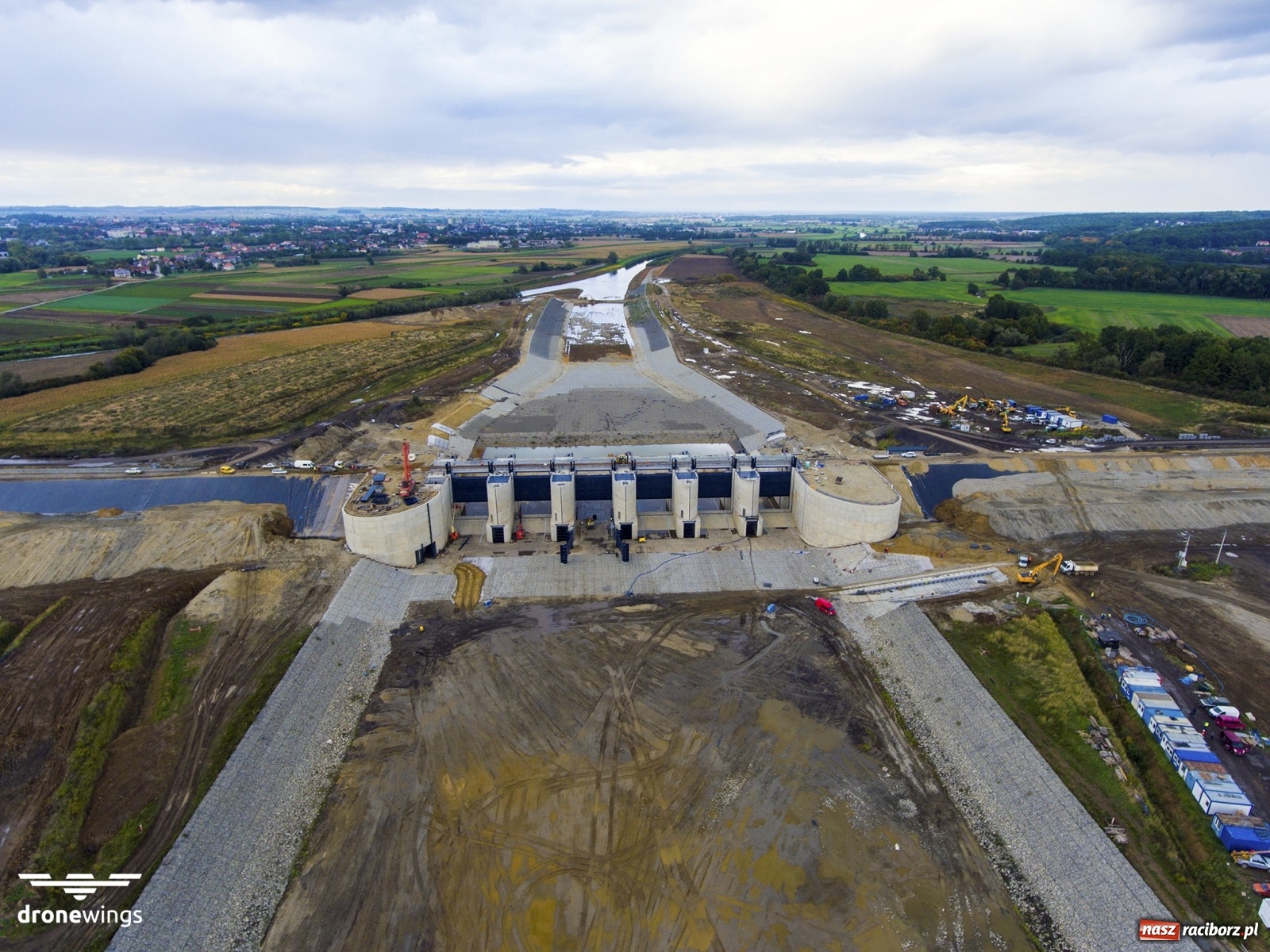 Zdjęcie w galerii na portalu naszraciborz.pl: Zbiornik Racibórz na ostatniej prostej. Minuta niepowtarzalnych ujęć. To trzeba zobaczyć!  wiadomości z regionu