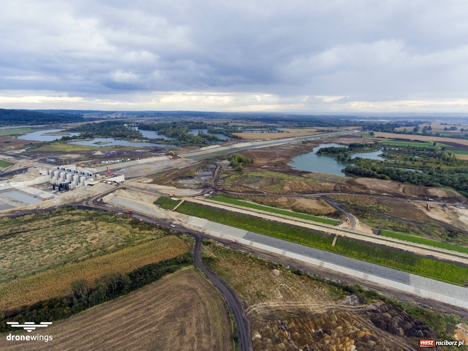 Zdjęcie w galerii na portalu naszraciborz.pl: Zbiornik Racibórz na ostatniej prostej. Minuta niepowtarzalnych ujęć. To trzeba zobaczyć!  wiadomości z regionu