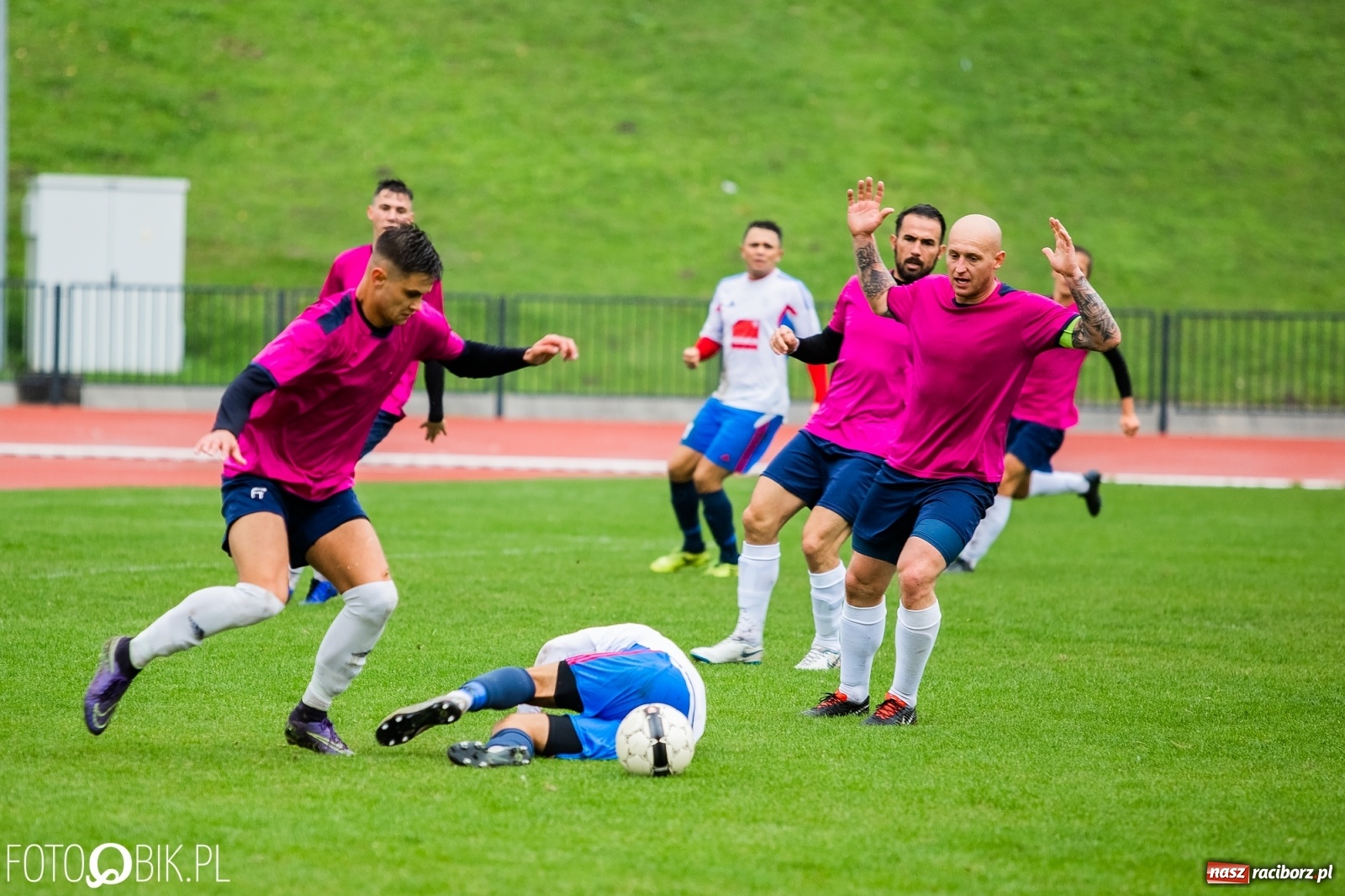 Zdjęcie w galerii na portalu naszraciborz.pl: Klasa okręgowa. Derbowe starcie na remis wiadomości z regionu