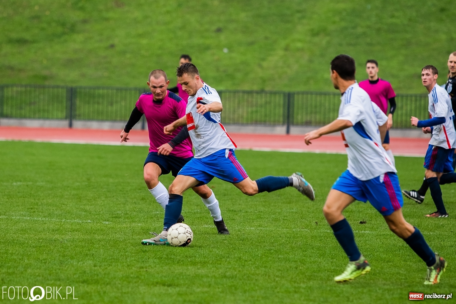 Zdjęcie w galerii na portalu naszraciborz.pl: Klasa okręgowa. Derbowe starcie na remis wiadomości z regionu