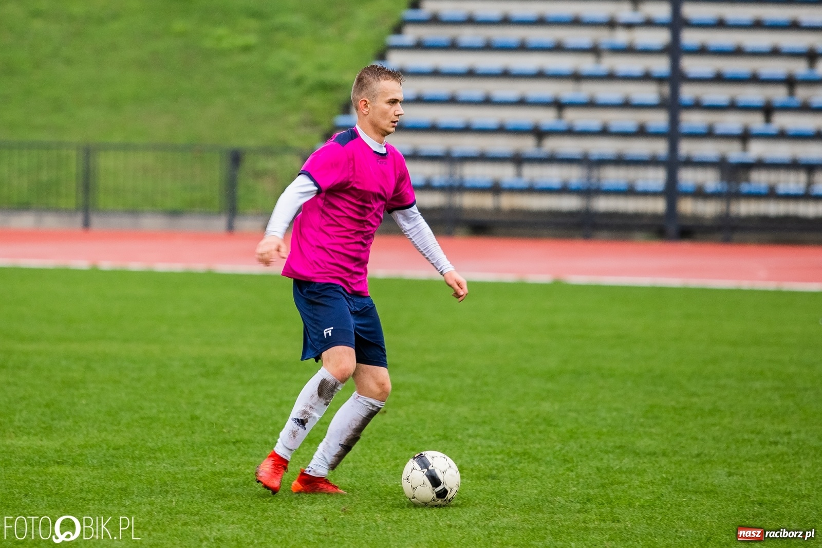 Zdjęcie w galerii na portalu naszraciborz.pl: Klasa okręgowa. Derbowe starcie na remis wiadomości z regionu