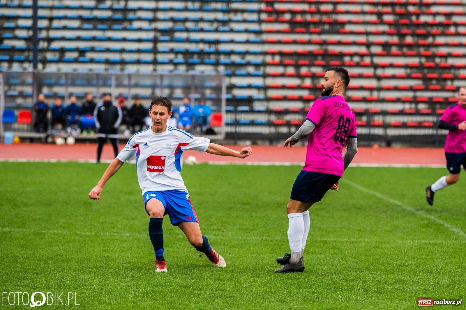 Zdjęcie w galerii na portalu naszraciborz.pl: Klasa okręgowa. Derbowe starcie na remis wiadomości z regionu