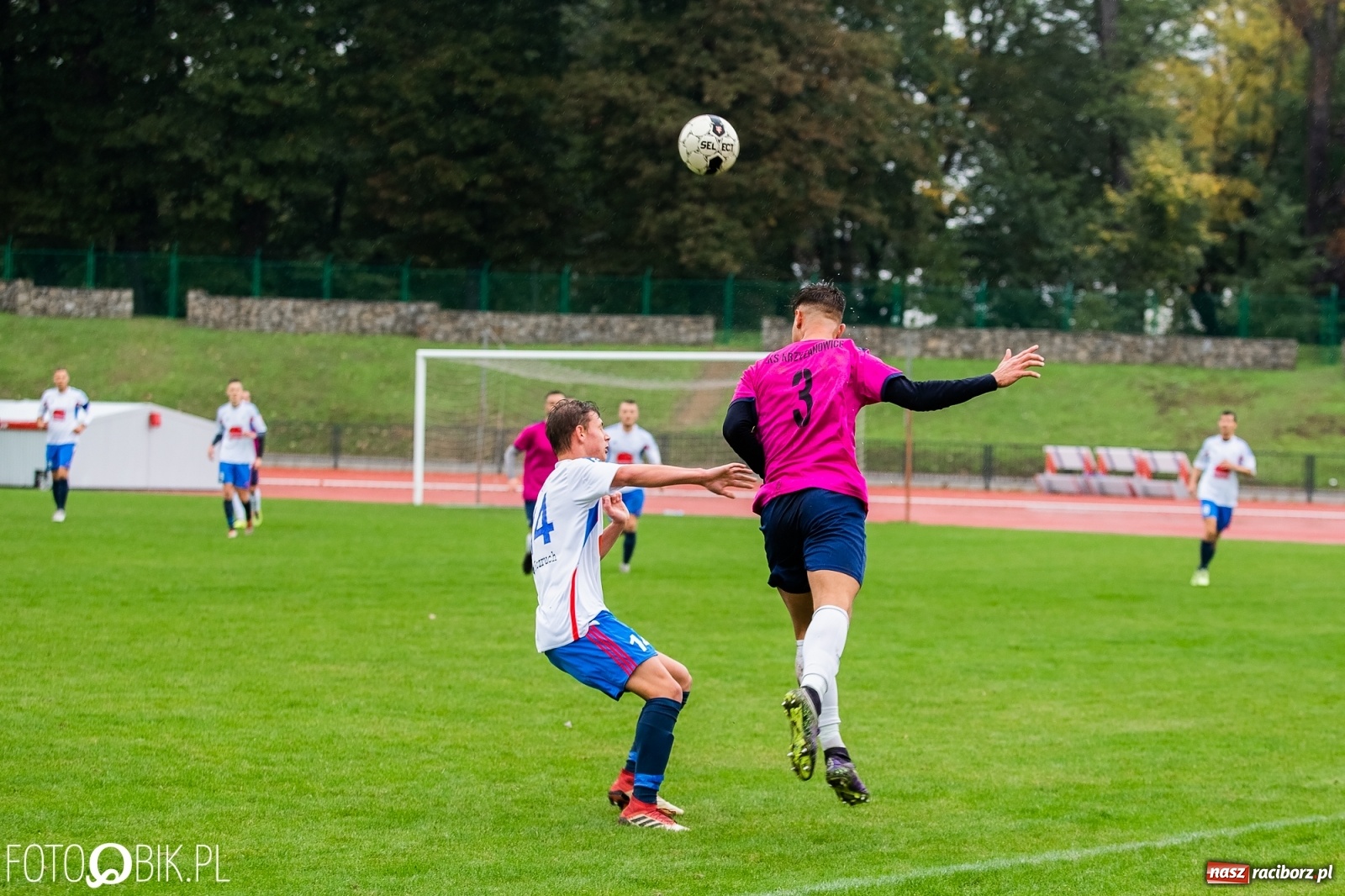Zdjęcie w galerii na portalu naszraciborz.pl: Klasa okręgowa. Derbowe starcie na remis wiadomości z regionu