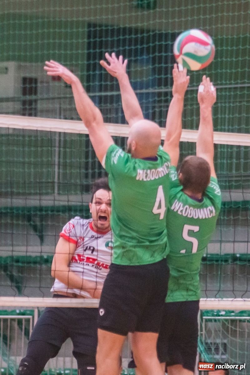 Zdjęcie w galerii na portalu naszraciborz.pl: Szybkie 3:0 i do domu. Siatkarze Rafako liderami I ligi śląskiej [FOTO i WIDEO] wiadomości z regionu