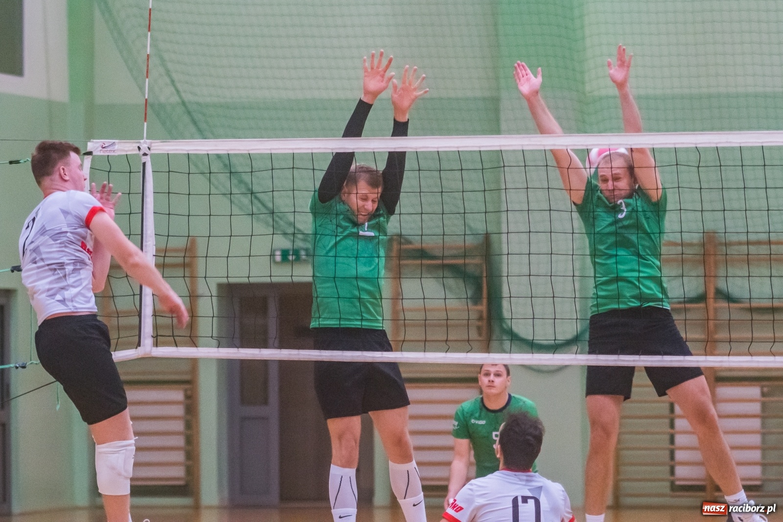 Zdjęcie w galerii na portalu naszraciborz.pl: Szybkie 3:0 i do domu. Siatkarze Rafako liderami I ligi śląskiej [FOTO i WIDEO] wiadomości z regionu
