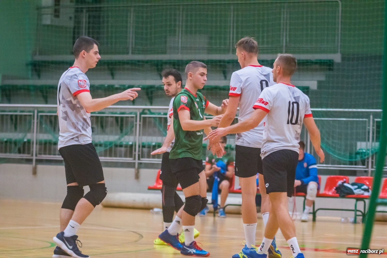 Zdjęcie w galerii na portalu naszraciborz.pl: Szybkie 3:0 i do domu. Siatkarze Rafako liderami I ligi śląskiej [FOTO i WIDEO] wiadomości z regionu