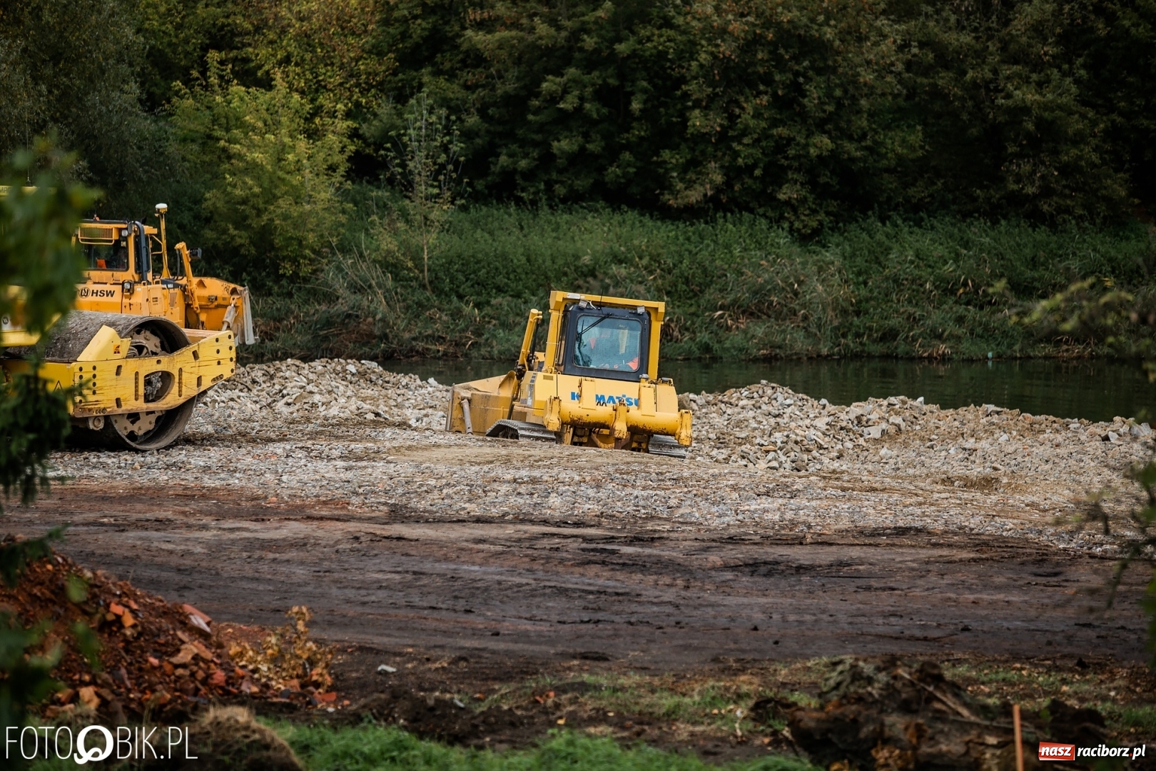 Zdjęcie w galerii na portalu naszraciborz.pl: Na żwirownię wjechał ciężki sprzęt budowlany [FOTO]  wiadomości z regionu