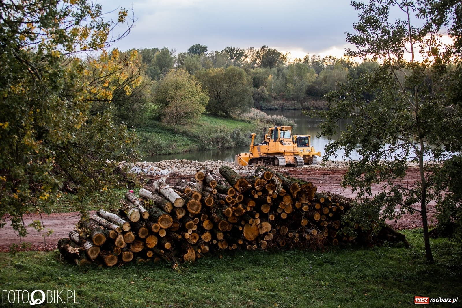 Zdjęcie w galerii na portalu naszraciborz.pl: Na żwirownię wjechał ciężki sprzęt budowlany [FOTO]  wiadomości z regionu