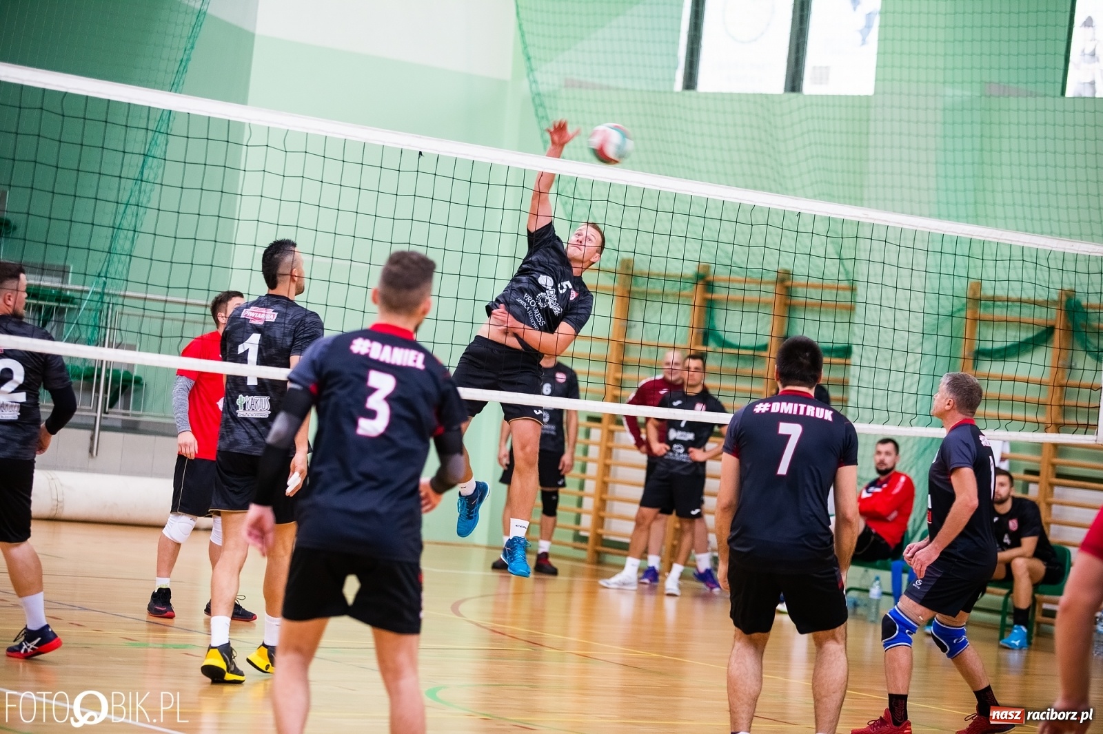 Zdjęcie w galerii na portalu naszraciborz.pl: Druga kolejka RLPS w Arenie Rafako wiadomości z regionu