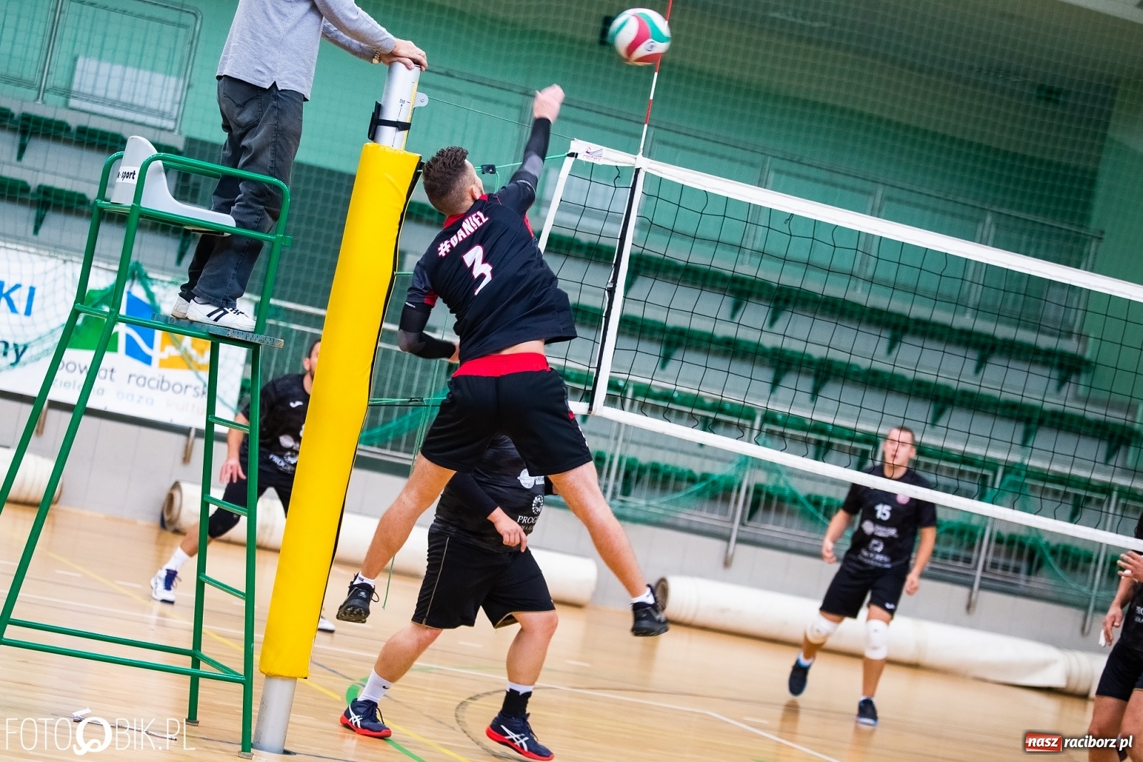 Zdjęcie w galerii na portalu naszraciborz.pl: Druga kolejka RLPS w Arenie Rafako wiadomości z regionu