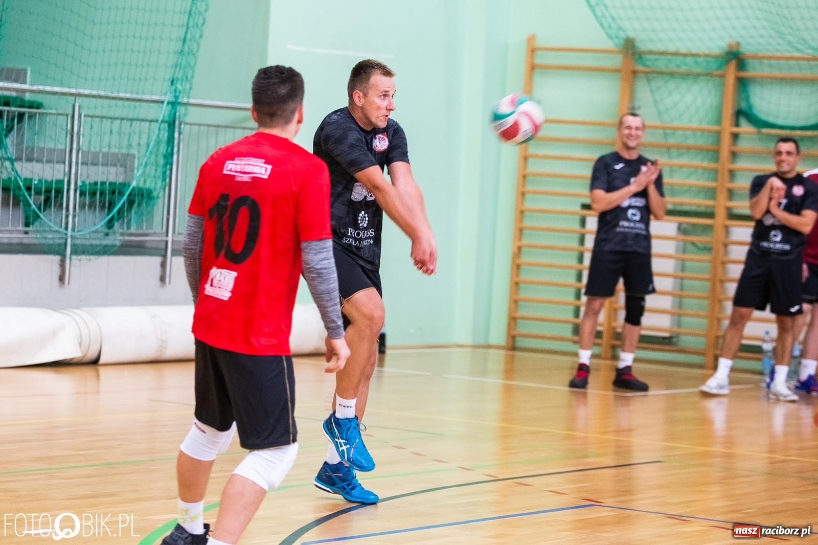 Zdjęcie w galerii na portalu naszraciborz.pl: Druga kolejka RLPS w Arenie Rafako wiadomości z regionu