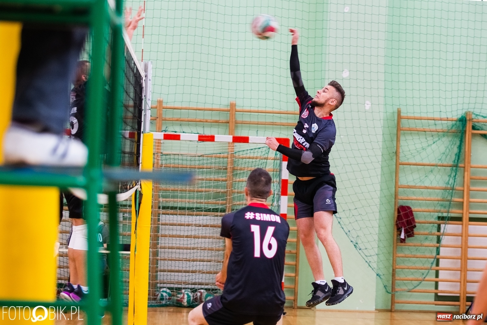 Zdjęcie w galerii na portalu naszraciborz.pl: Druga kolejka RLPS w Arenie Rafako wiadomości z regionu