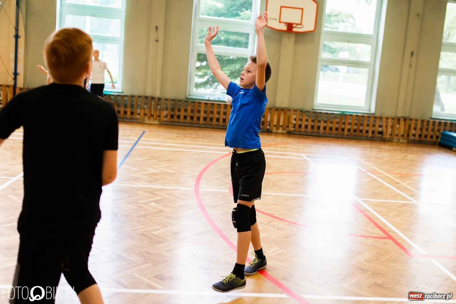 Zdjęcie w galerii na portalu naszraciborz.pl: Turniej dwójek siatkarskich chłopców w SP 18 w Raciborzu wiadomości z regionu