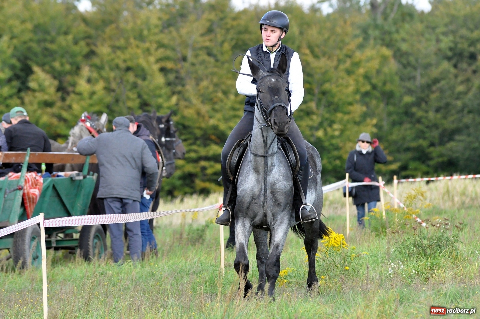 Zdjęcie w galerii na portalu naszraciborz.pl: W Łańcach na Hubertusie dwa razy gonili lisa [FOTO i WIDEO]  wiadomości z regionu