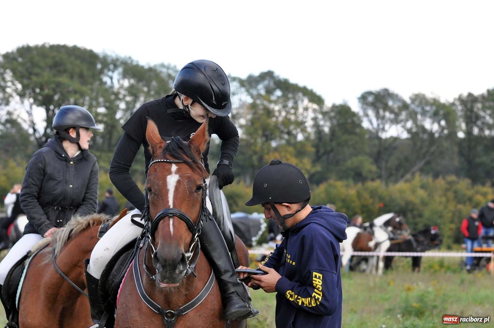 Zdjęcie w galerii na portalu naszraciborz.pl: W Łańcach na Hubertusie dwa razy gonili lisa [FOTO i WIDEO]  wiadomości z regionu