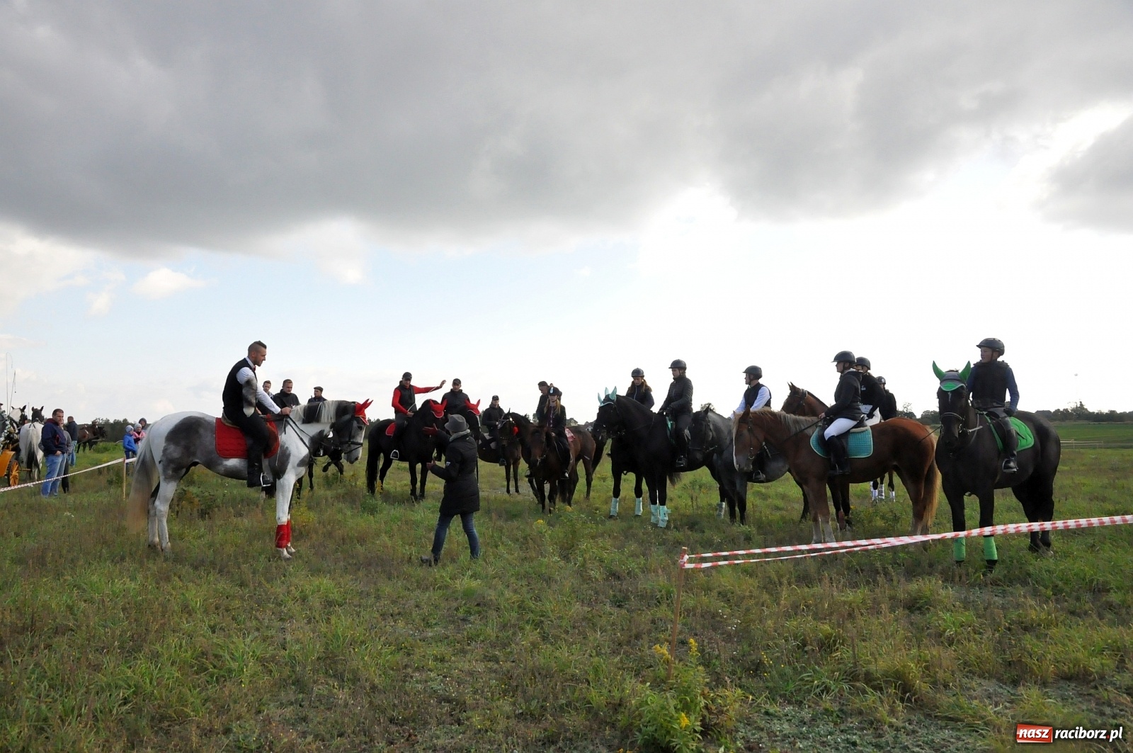 Zdjęcie w galerii na portalu naszraciborz.pl: W Łańcach na Hubertusie dwa razy gonili lisa [FOTO i WIDEO]  wiadomości z regionu