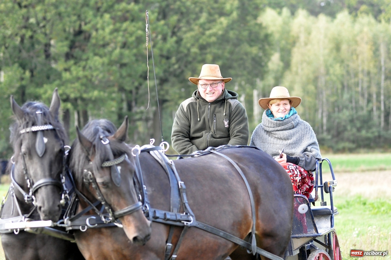 Zdjęcie w galerii na portalu naszraciborz.pl: W Łańcach na Hubertusie dwa razy gonili lisa [FOTO i WIDEO]  wiadomości z regionu
