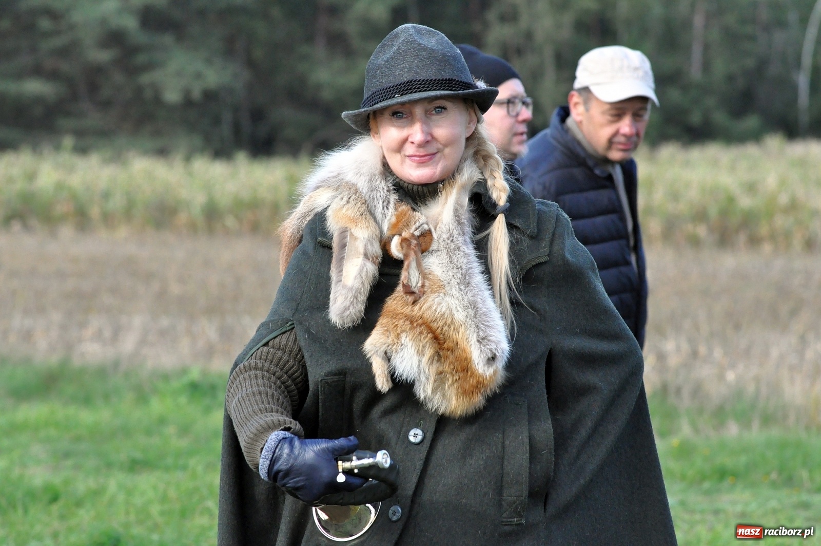 Zdjęcie w galerii na portalu naszraciborz.pl: W Łańcach na Hubertusie dwa razy gonili lisa [FOTO i WIDEO]  wiadomości z regionu