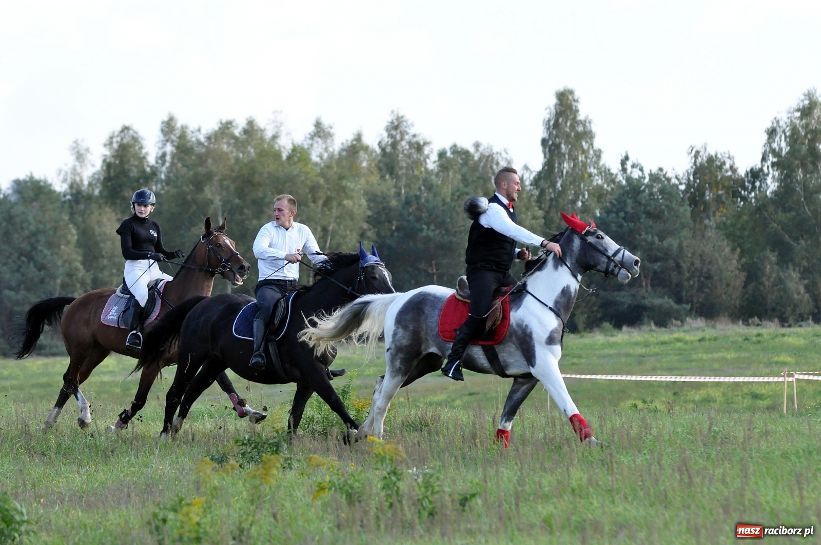 Zdjęcie w galerii na portalu naszraciborz.pl: W Łańcach na Hubertusie dwa razy gonili lisa [FOTO i WIDEO]  wiadomości z regionu