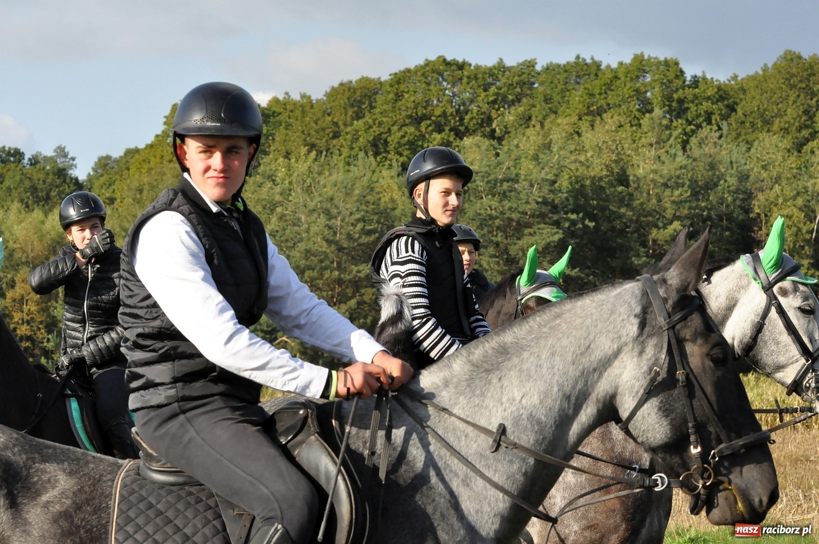 Zdjęcie w galerii na portalu naszraciborz.pl: W Łańcach na Hubertusie dwa razy gonili lisa [FOTO i WIDEO]  wiadomości z regionu