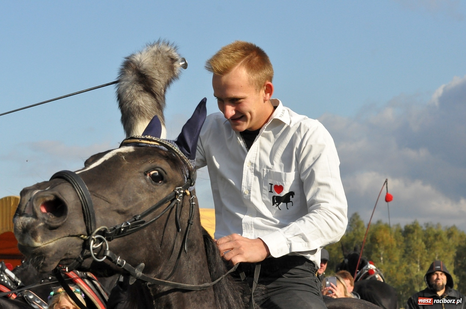 Zdjęcie w galerii na portalu naszraciborz.pl: W Łańcach na Hubertusie dwa razy gonili lisa [FOTO i WIDEO]  wiadomości z regionu