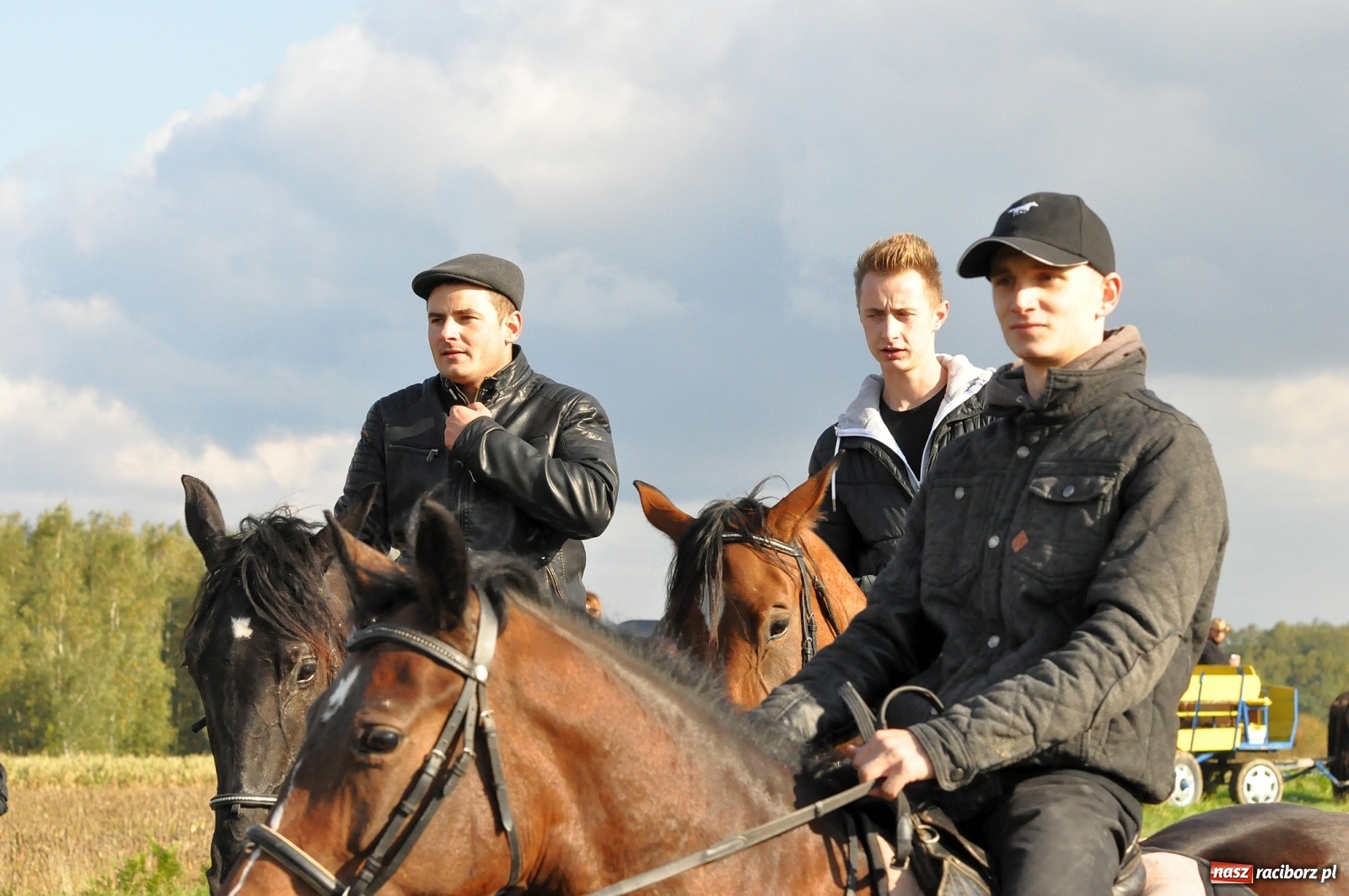 Zdjęcie w galerii na portalu naszraciborz.pl: W Łańcach na Hubertusie dwa razy gonili lisa [FOTO i WIDEO]  wiadomości z regionu