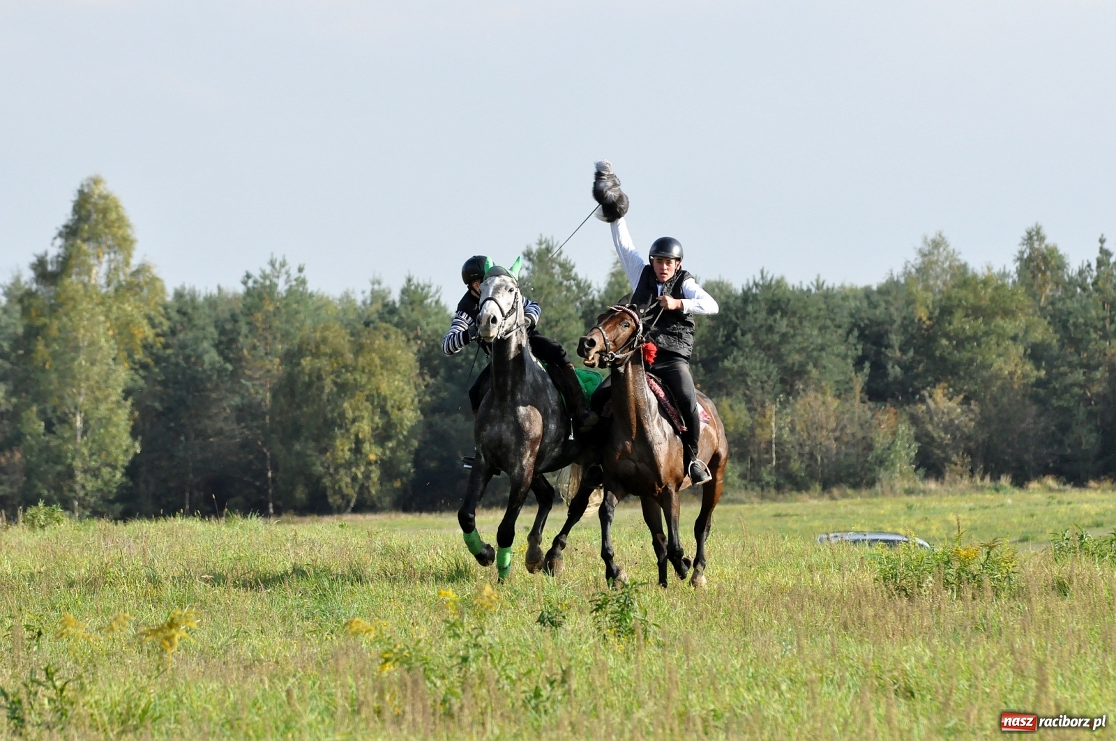 Zdjęcie w galerii na portalu naszraciborz.pl: W Łańcach na Hubertusie dwa razy gonili lisa [FOTO i WIDEO]  wiadomości z regionu