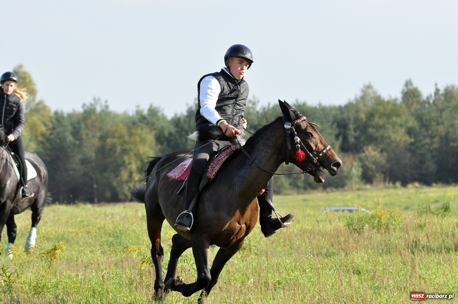 Zdjęcie w galerii na portalu naszraciborz.pl: W Łańcach na Hubertusie dwa razy gonili lisa [FOTO i WIDEO]  wiadomości z regionu