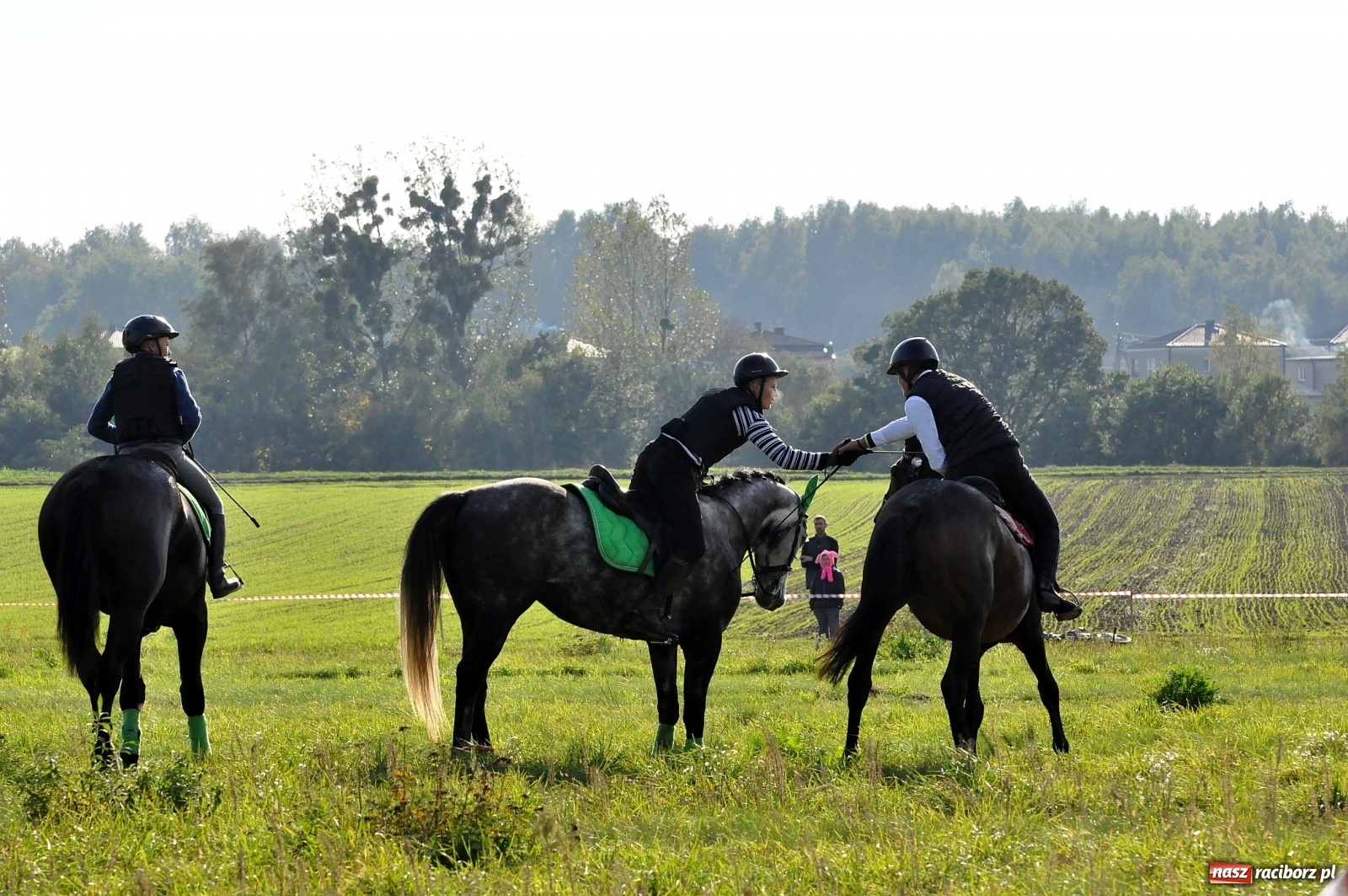 Zdjęcie w galerii na portalu naszraciborz.pl: W Łańcach na Hubertusie dwa razy gonili lisa [FOTO i WIDEO]  wiadomości z regionu