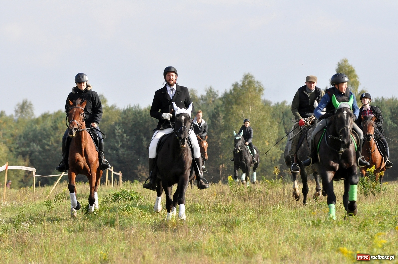 Zdjęcie w galerii na portalu naszraciborz.pl: W Łańcach na Hubertusie dwa razy gonili lisa [FOTO i WIDEO]  wiadomości z regionu