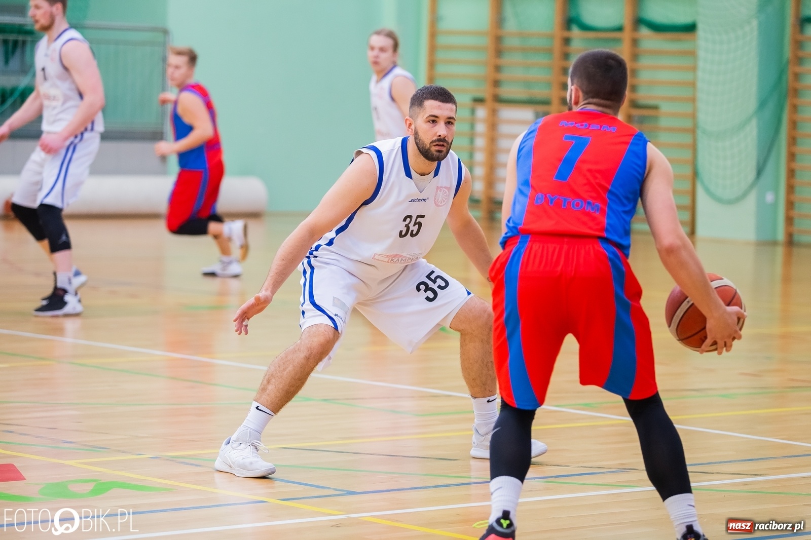 Zdjęcie w galerii na portalu naszraciborz.pl: Koszykówka. Dreszczowiec w inauguracyjnym starciu Ofensywy wiadomości z regionu