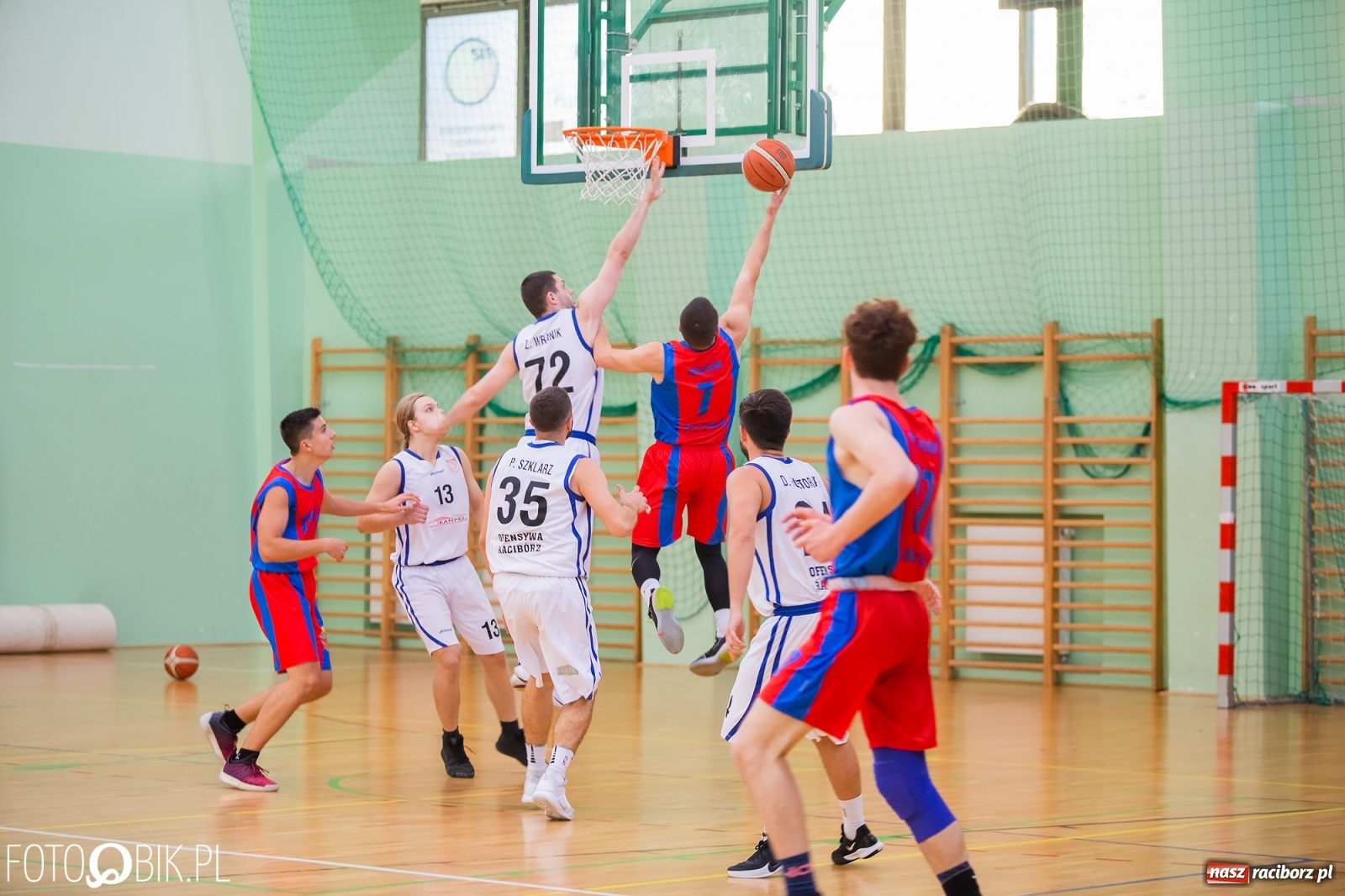 Zdjęcie w galerii na portalu naszraciborz.pl: Koszykówka. Dreszczowiec w inauguracyjnym starciu Ofensywy wiadomości z regionu