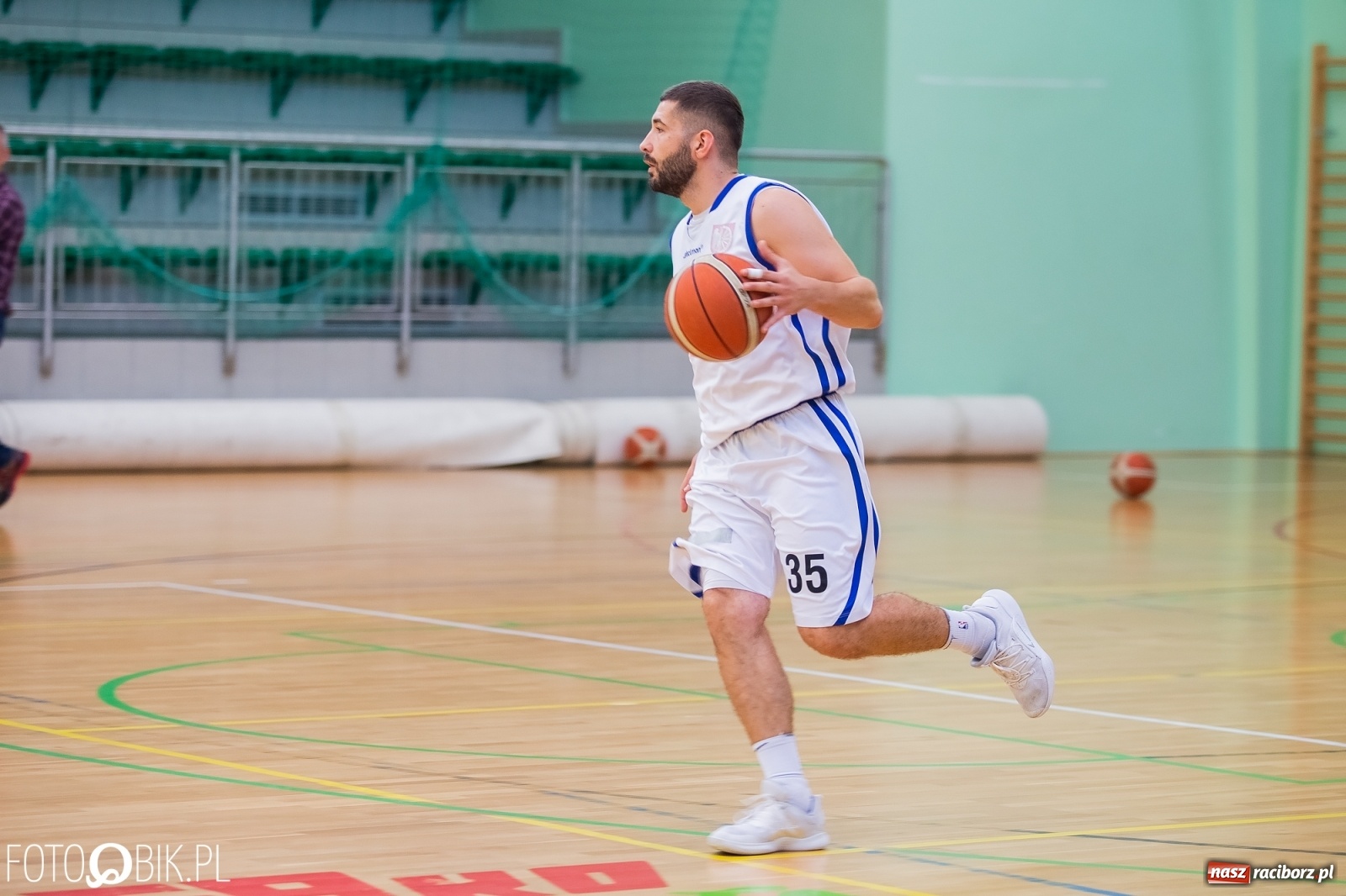 Zdjęcie w galerii na portalu naszraciborz.pl: Koszykówka. Dreszczowiec w inauguracyjnym starciu Ofensywy wiadomości z regionu