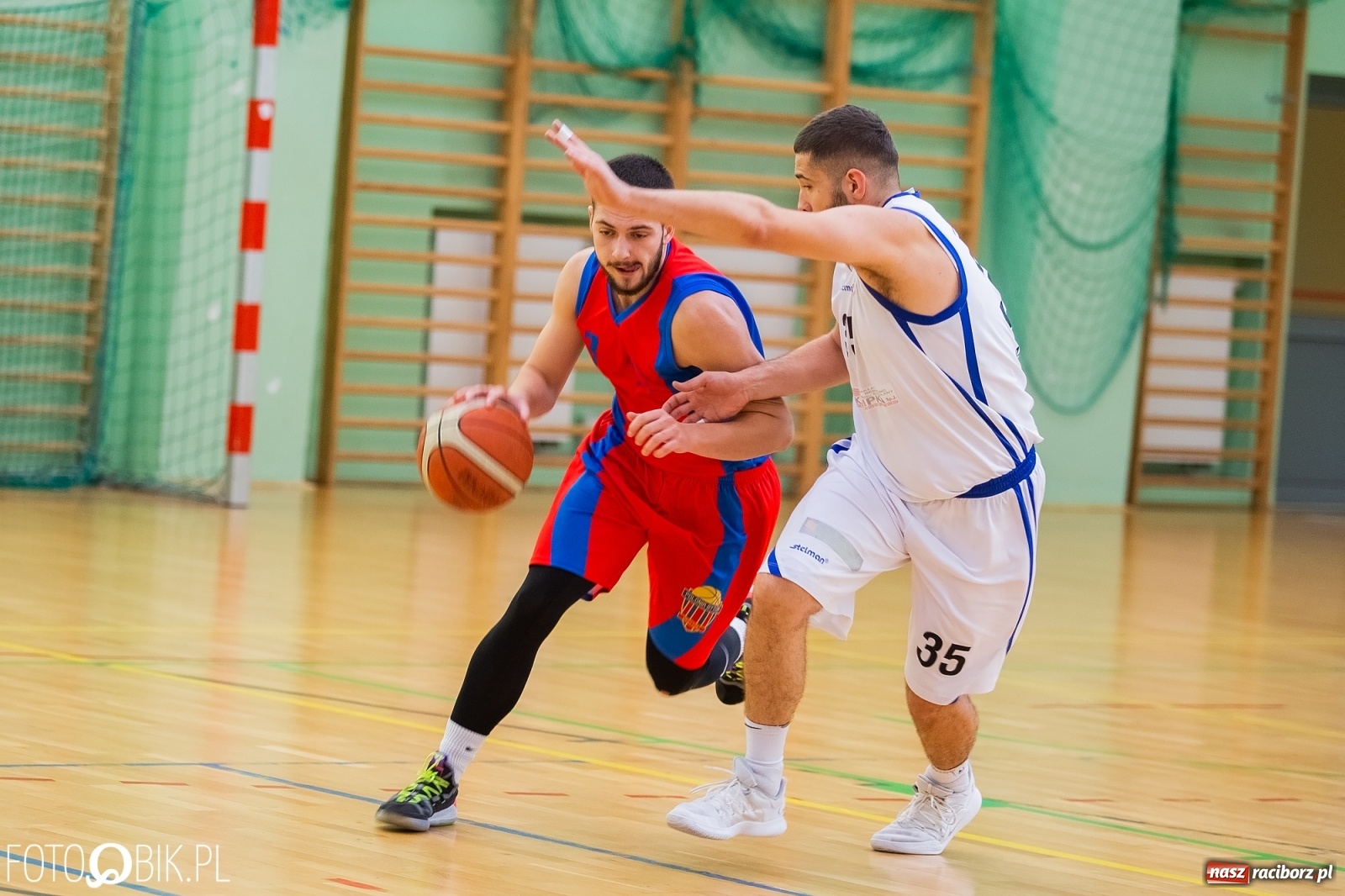 Zdjęcie w galerii na portalu naszraciborz.pl: Koszykówka. Dreszczowiec w inauguracyjnym starciu Ofensywy wiadomości z regionu