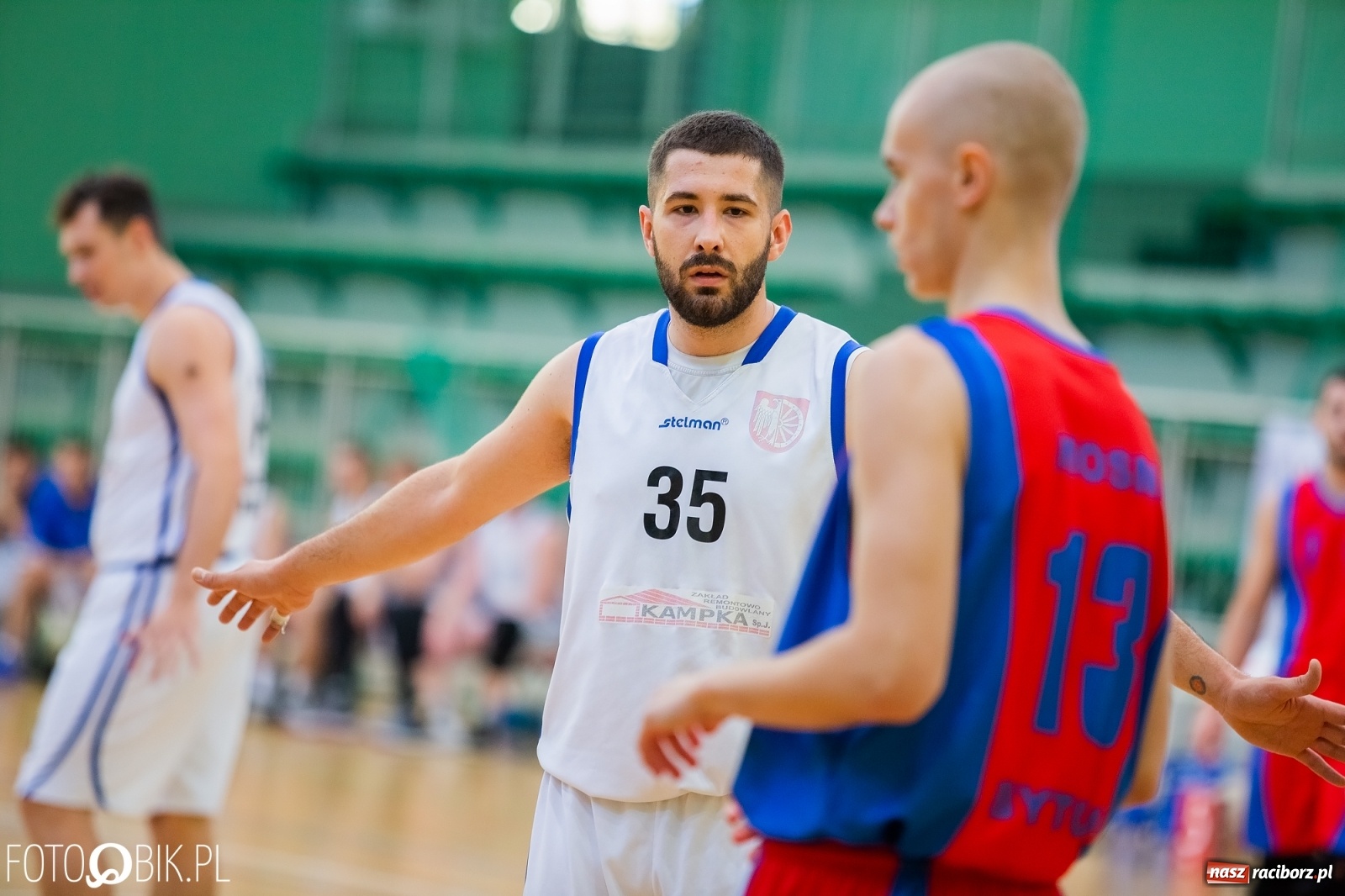 Zdjęcie w galerii na portalu naszraciborz.pl: Koszykówka. Dreszczowiec w inauguracyjnym starciu Ofensywy wiadomości z regionu