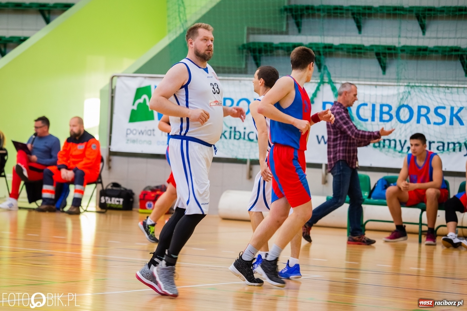 Zdjęcie w galerii na portalu naszraciborz.pl: Koszykówka. Dreszczowiec w inauguracyjnym starciu Ofensywy wiadomości z regionu