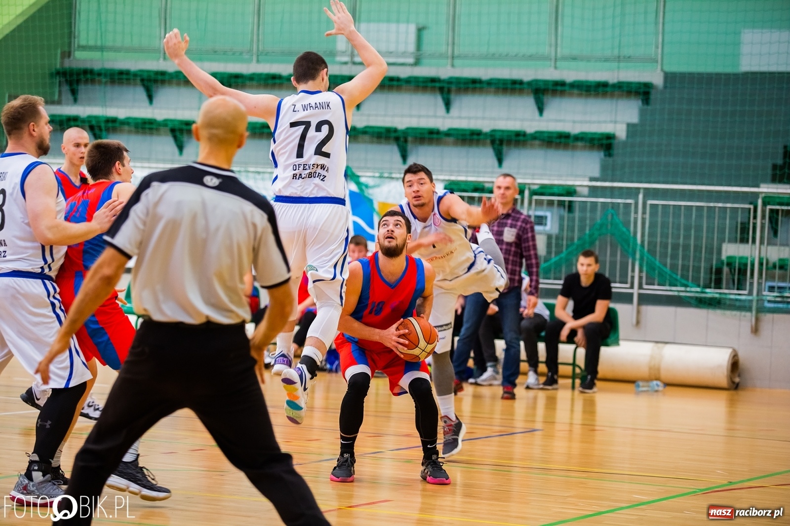 Zdjęcie w galerii na portalu naszraciborz.pl: Koszykówka. Dreszczowiec w inauguracyjnym starciu Ofensywy wiadomości z regionu