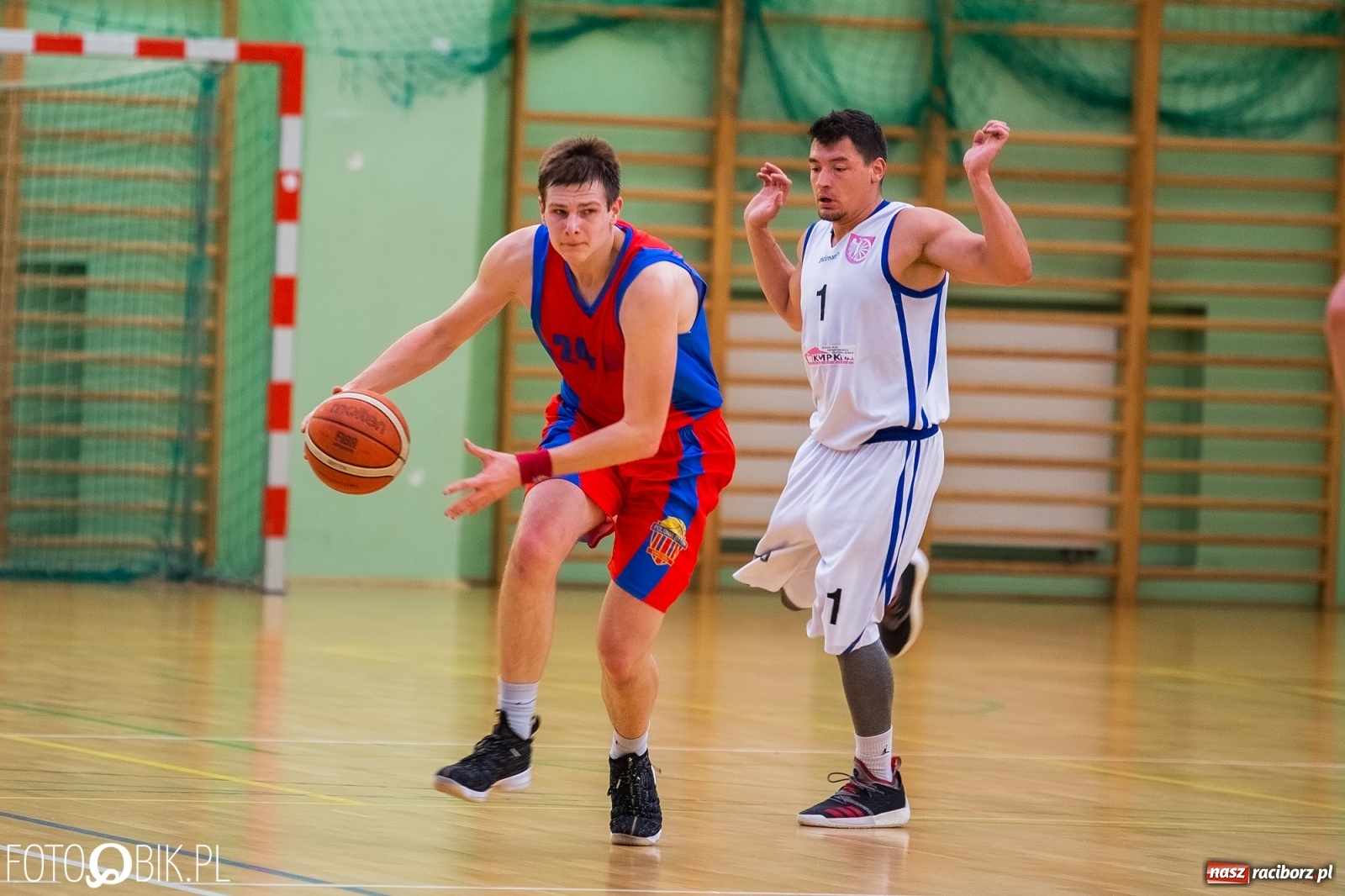 Zdjęcie w galerii na portalu naszraciborz.pl: Koszykówka. Dreszczowiec w inauguracyjnym starciu Ofensywy wiadomości z regionu