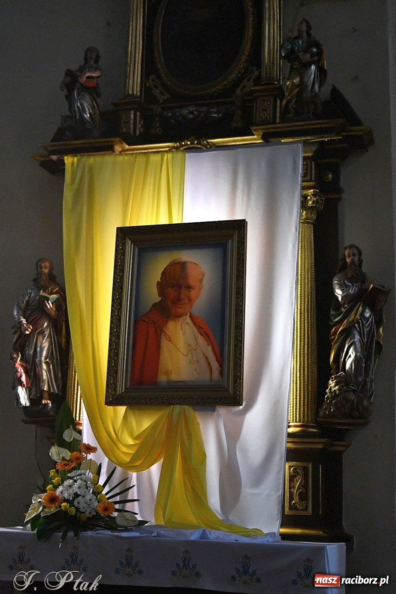 Zdjęcie w galerii na portalu naszraciborz.pl: Dzień Papieski. Wyjątkowy koncert w kościele farnym  wiadomości z regionu