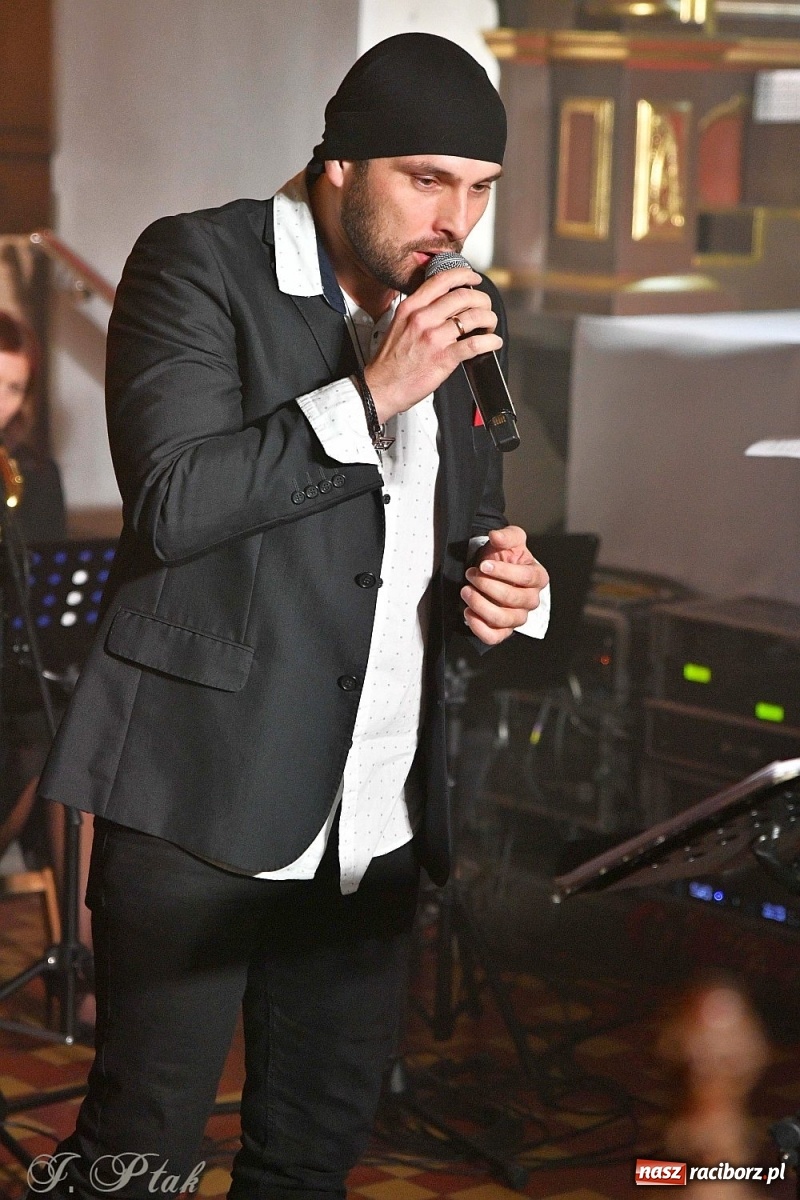 Zdjęcie w galerii na portalu naszraciborz.pl: Dzień Papieski. Wyjątkowy koncert w kościele farnym  wiadomości z regionu