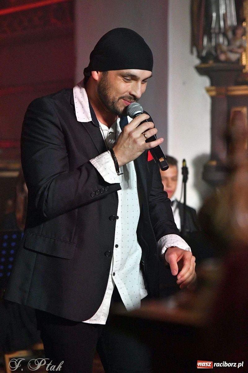 Zdjęcie w galerii na portalu naszraciborz.pl: Dzień Papieski. Wyjątkowy koncert w kościele farnym  wiadomości z regionu