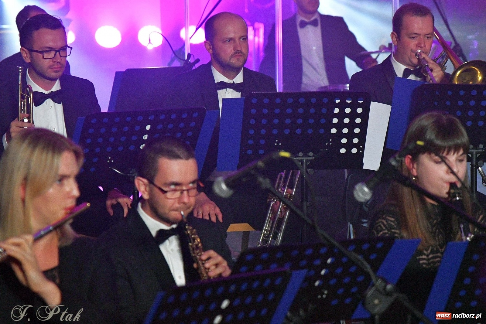 Zdjęcie w galerii na portalu naszraciborz.pl: Dzień Papieski. Wyjątkowy koncert w kościele farnym  wiadomości z regionu