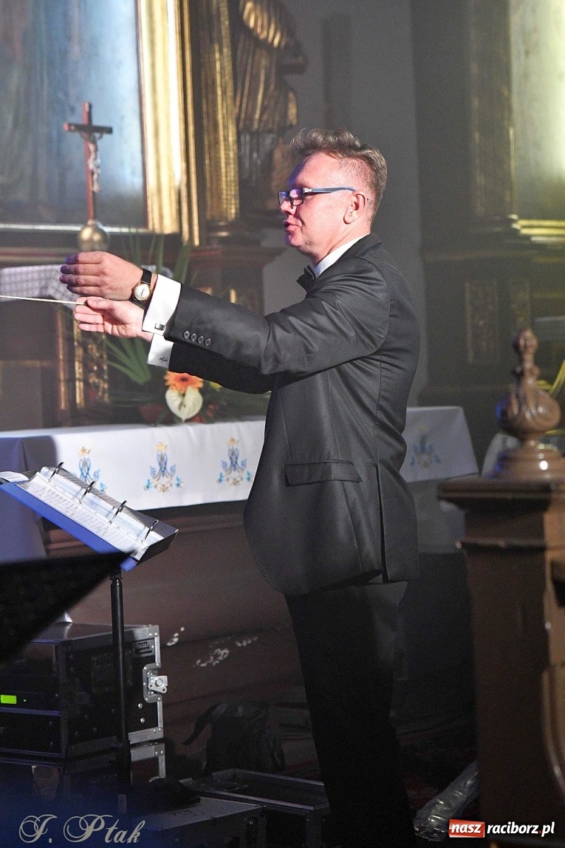 Zdjęcie w galerii na portalu naszraciborz.pl: Dzień Papieski. Wyjątkowy koncert w kościele farnym  wiadomości z regionu
