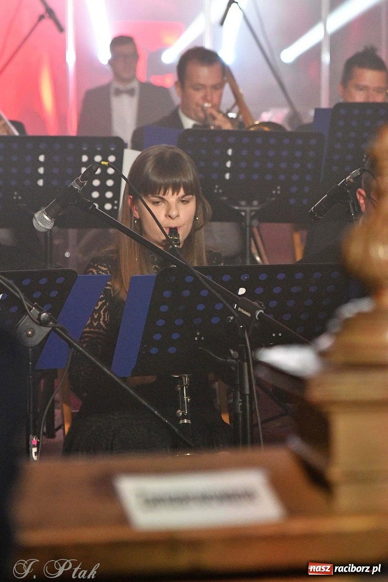 Zdjęcie w galerii na portalu naszraciborz.pl: Dzień Papieski. Wyjątkowy koncert w kościele farnym  wiadomości z regionu