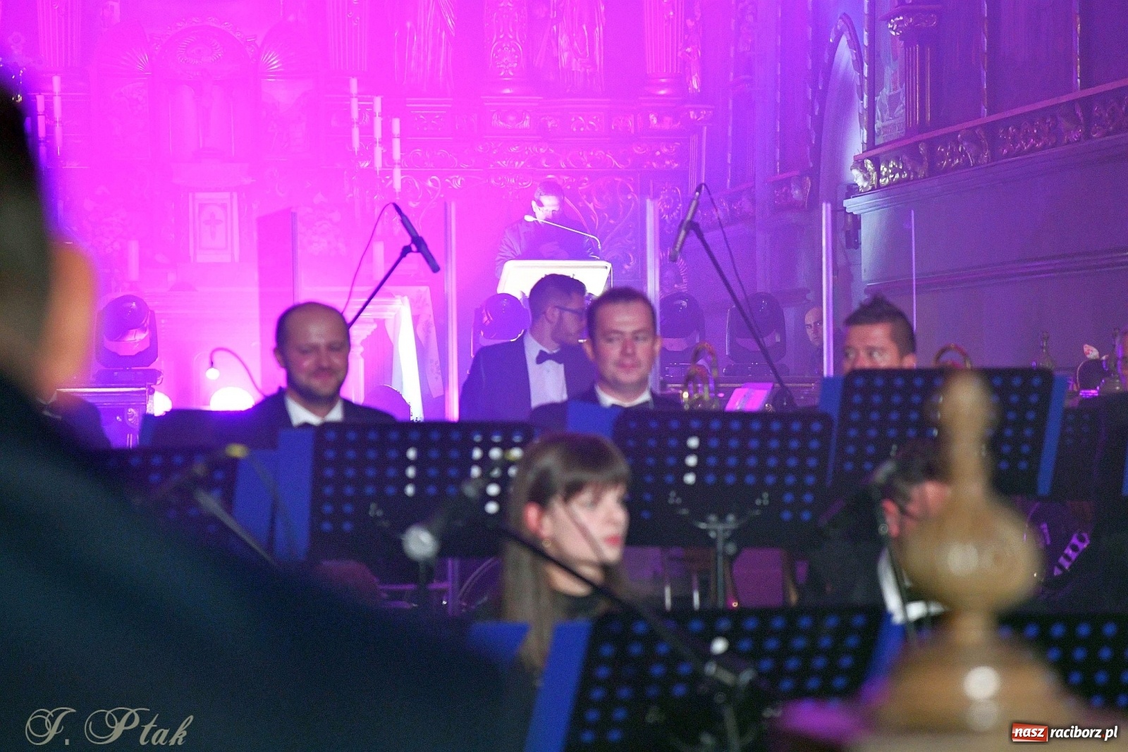 Zdjęcie w galerii na portalu naszraciborz.pl: Dzień Papieski. Wyjątkowy koncert w kościele farnym  wiadomości z regionu