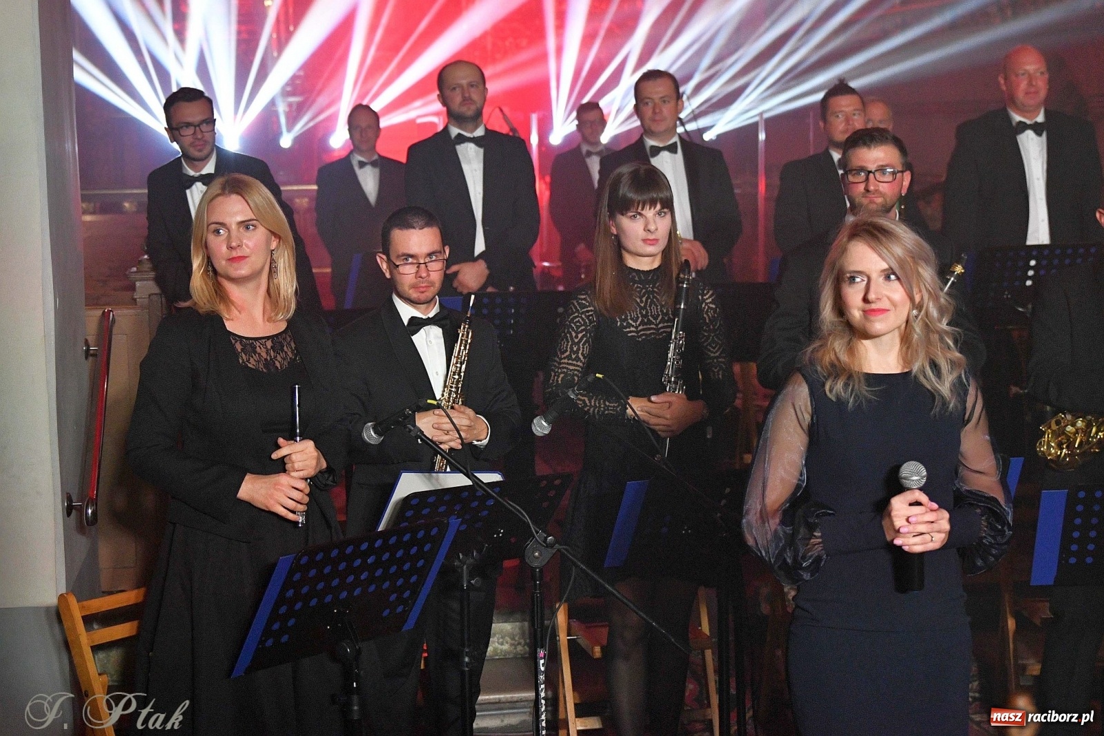 Zdjęcie w galerii na portalu naszraciborz.pl: Dzień Papieski. Wyjątkowy koncert w kościele farnym  wiadomości z regionu