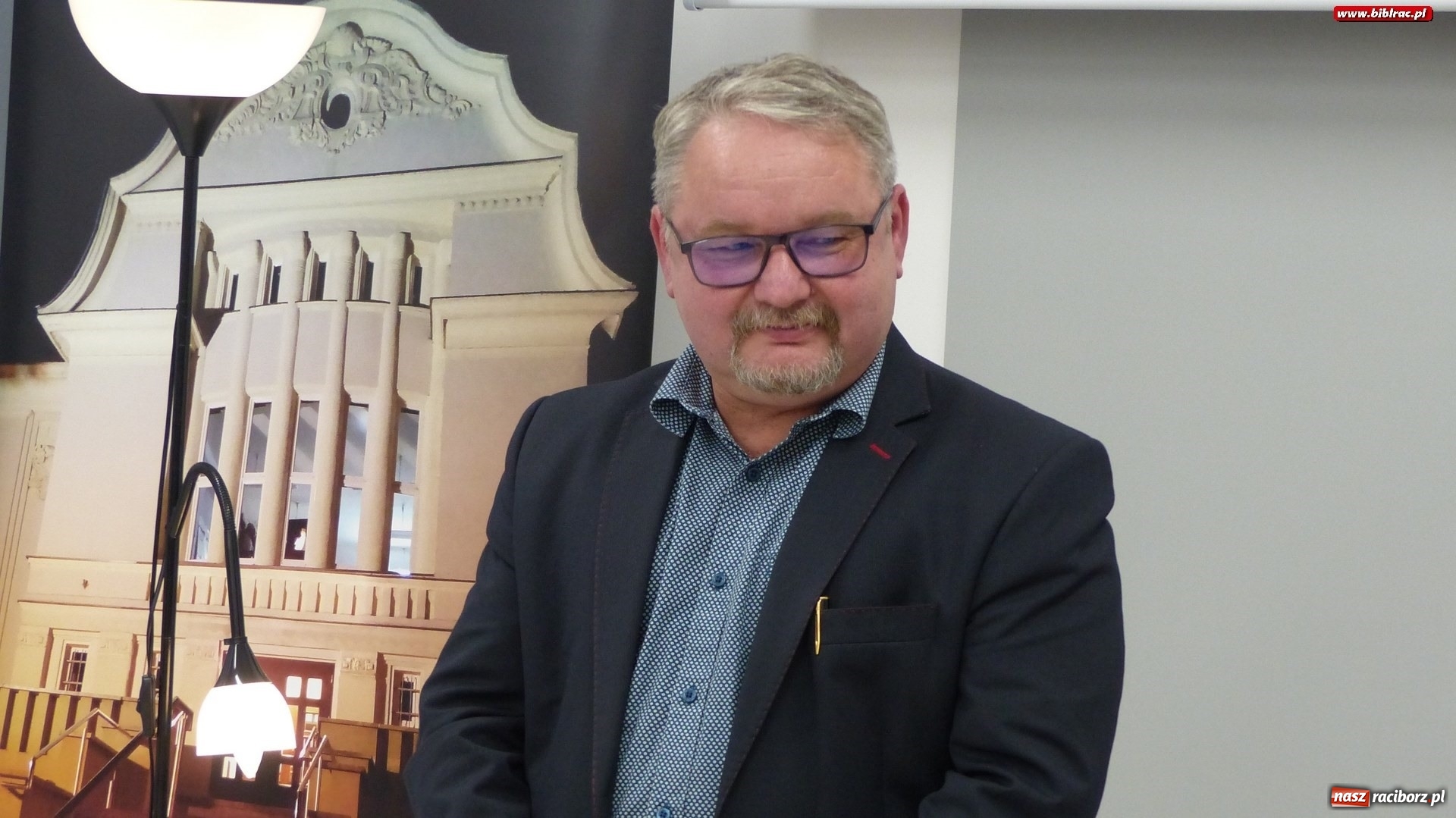 Zdjęcie w galerii na portalu naszraciborz.pl: Ryszard Ćwirlej na finał Literackiej jesieni z Księgarnią Sowa  wiadomości z regionu