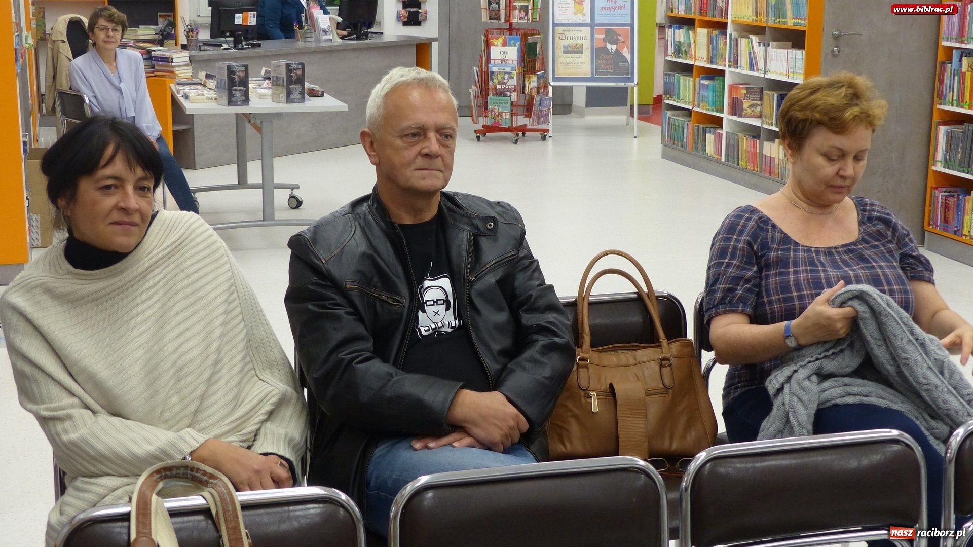 Zdjęcie w galerii na portalu naszraciborz.pl: Ryszard Ćwirlej na finał Literackiej jesieni z Księgarnią Sowa  wiadomości z regionu